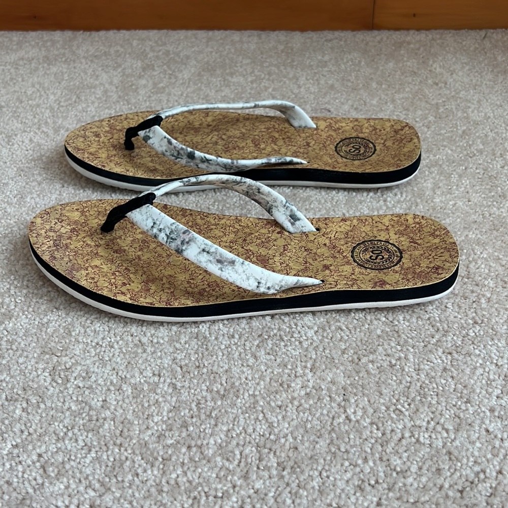 SO Flip Flops - Picture 4 of 7
